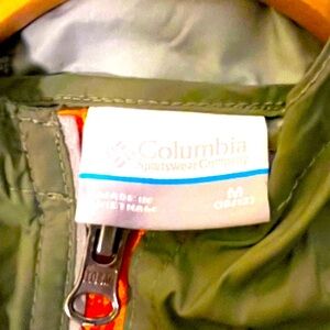 Columbia Boys Rain Jacket (Gently worn; Smoke / Pet free home)